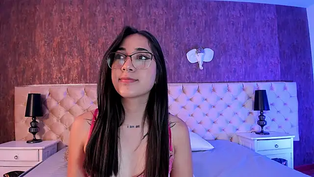 LiaaTurner online show from 10-04-25, 09:02