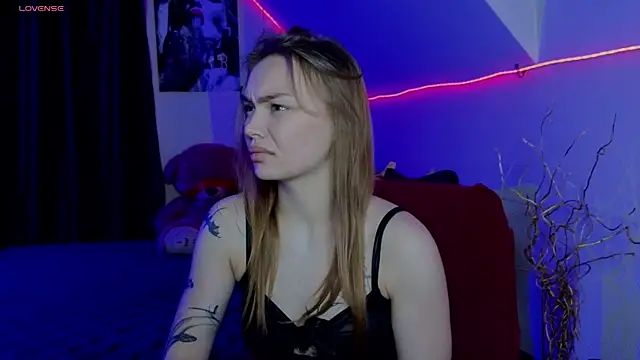 KitsyMoore online show from 11-10-25, 01:10