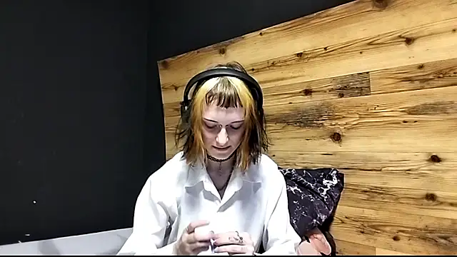 Snapshot of JenaeRadloff chatting on 09-26-25, 03:05 JenaeRadloff online show from 09-26-25, 03:05