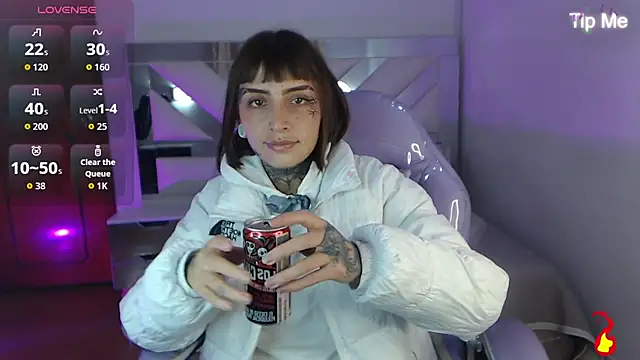 Gyal 8  online show from 10-20-25, 03:07