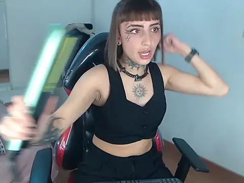 Gyal 8  online show from 11-20-25, 03:18