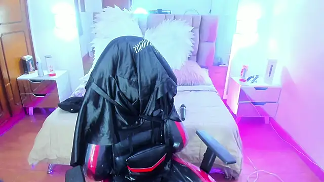 Gyal 8  online show from 02-11-26, 02:55