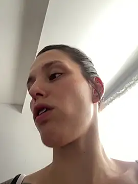 Snapshot of xvalentinaof chatting on 02-10-26, 08:24 xvalentinaof online show from 02-10-26, 08:24