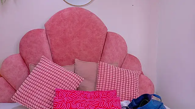 MyApril   online show from 11-14-25, 11:42