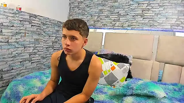 Snapshot of Julian_wolf18 chatting on 10-10-25, 03:00 Julian wolf18 online show from 10-10-25, 03:00