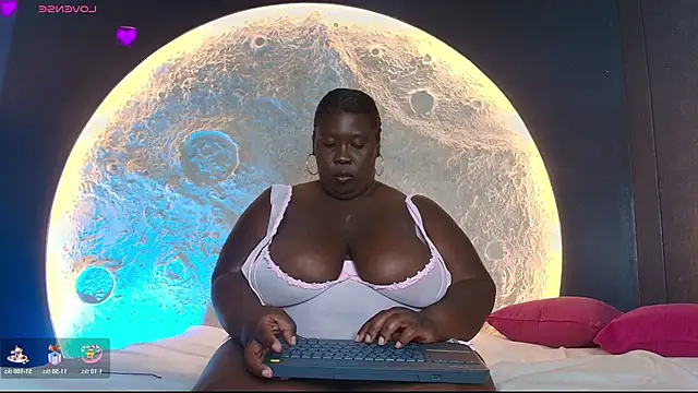 CarolinaGomez  online show from 11-22-25, 07:13