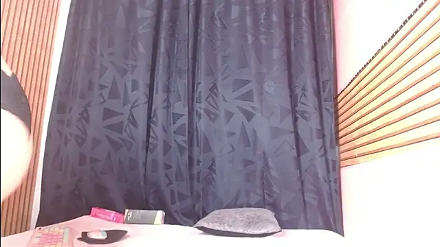 Melii idalgo online show from 11-28-25, 03:09