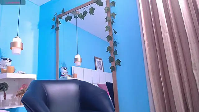 Snapshot of PenelopeBond chatting on 10-09-25, 12:58 PenelopeBond online show from 10-09-25, 12:58