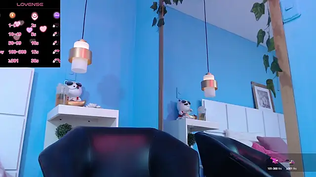 Snapshot of PenelopeBond chatting on 10-10-25, 12:48 PenelopeBond online show from 10-10-25, 12:48