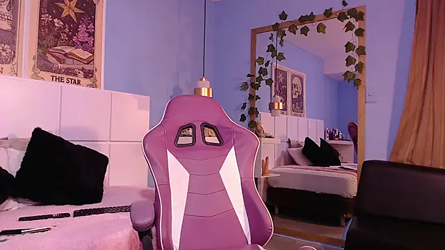 Snapshot of PenelopeBond chatting on 11-28-25, 06:05 PenelopeBond online show from 11-28-25, 06:05