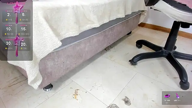 Snapshot of ZOE_ROSE4 chatting on 10-02-25, 08:05 ZOE ROSE4 online show from 10-02-25, 08:05