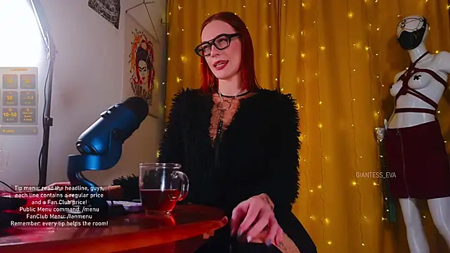 Snapshot of Giantess_Eva chatting on 01-11-26, 07:41 Giantess Eva online show from 01-11-26, 07:41