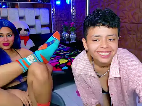 Snapshot of Twindesires chatting on 09-30-25, 10:37 Twindesires online show from 09-30-25, 10:37