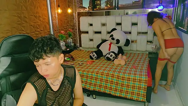 Snapshot of Twindesires chatting on 10-28-25, 03:04 Twindesires online show from 10-28-25, 03:04