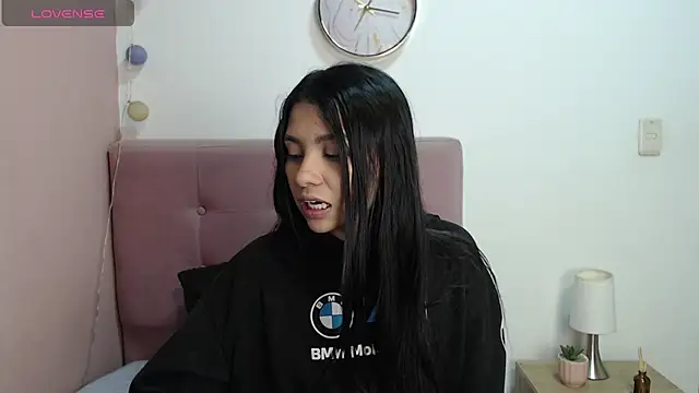 Snapshot of gabriela_paris chatting on 11-20-25, 06:13 gabriela paris online show from 11-20-25, 06:13