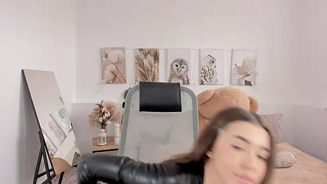 IndigoFae online show from 04-12-26, 10:20