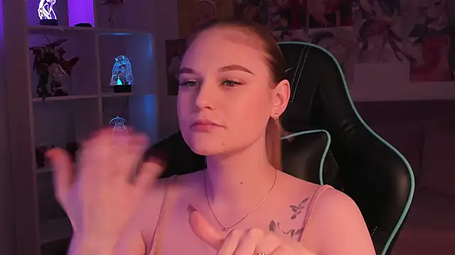 AriaWell online show from 11-21-25, 05:17