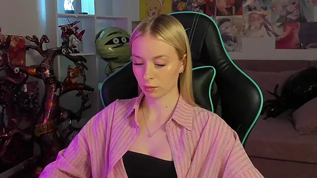 MiaGraces online show from 11-04-25, 05:23