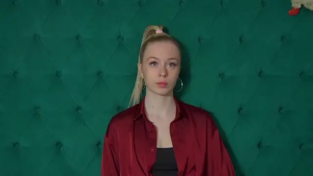 MiaGraces online show from 12-14-25, 05:24