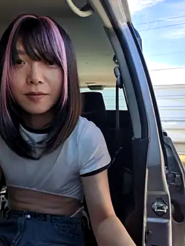 Snapshot of takusaki223 chatting on 09-28-25, 03:34 takusaki223 online show from 09-28-25, 03:34