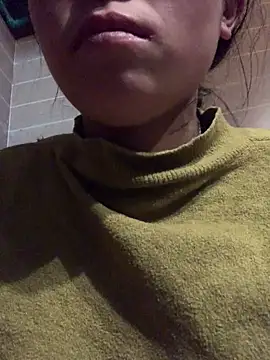 Snapshot of Halyy_xx chatting on 02-21-26, 10:05 Halyy xx online show from 02-21-26, 10:05