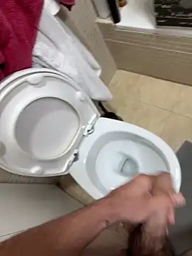 Snapshot of tusmuertos420 chatting on 09-29-25, 06:13 tusmuertos420 online show from 09-29-25, 06:13