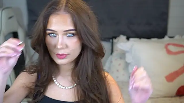 Snapshot of Peachxlush chatting on 10-01-25, 07:09 Peachxlush online show from 10-01-25, 07:09