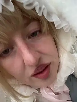 Snapshot of RonnieKiss chatting on 09-30-25, 03:33 RonnieKiss online show from 09-30-25, 03:33