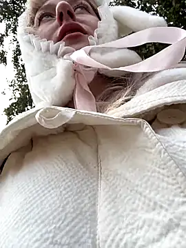 Snapshot of RonnieKiss chatting on 10-10-25, 03:49 RonnieKiss online show from 10-10-25, 03:49