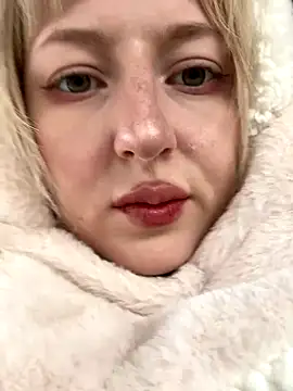 Snapshot of RonnieKiss chatting on 10-14-25, 05:08 RonnieKiss online show from 10-14-25, 05:08