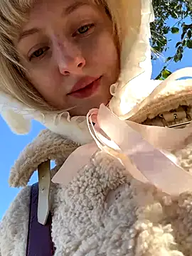 Snapshot of RonnieKiss chatting on 10-20-25, 05:08 RonnieKiss online show from 10-20-25, 05:08