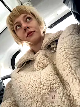 Snapshot of RonnieKiss chatting on 10-21-25, 04:57 RonnieKiss online show from 10-21-25, 04:57