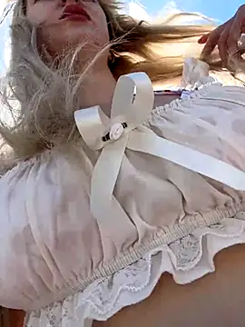 Snapshot of RonnieKiss chatting on 11-15-25, 03:59 RonnieKiss online show from 11-15-25, 03:59