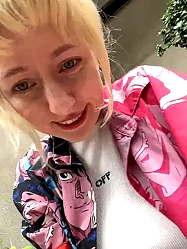 Snapshot of RonnieKiss chatting on 11-20-25, 03:18 RonnieKiss online show from 11-20-25, 03:18