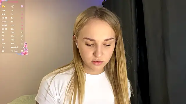 Snapshot of TanekaBoitel chatting on 10-02-25, 02:13 TanekaBoitel online show from 10-02-25, 02:13