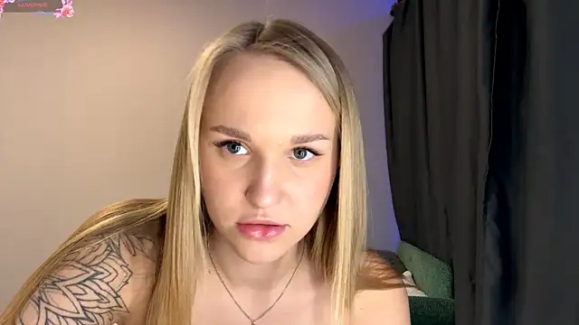 Snapshot of TanekaBoitel chatting on 11-29-25, 06:11 TanekaBoitel online show from 11-29-25, 06:11