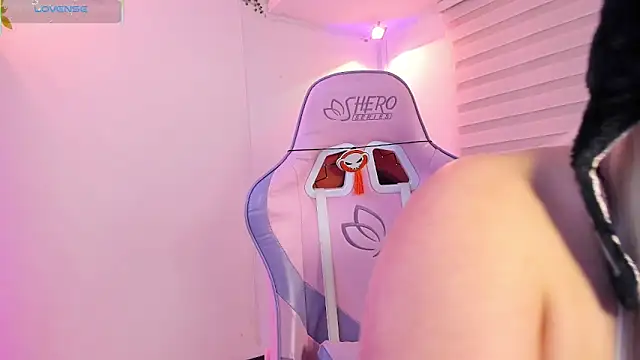 Snapshot of Berrykww_ chatting on 10-04-25, 01:42 Berrykww online show from 10-04-25, 01:42