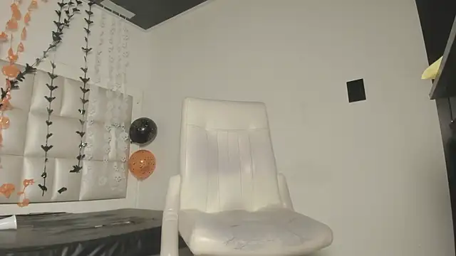 Snapshot of peyton__wat chatting on 10-28-25, 11:58 peyton wat online show from 10-28-25, 11:58