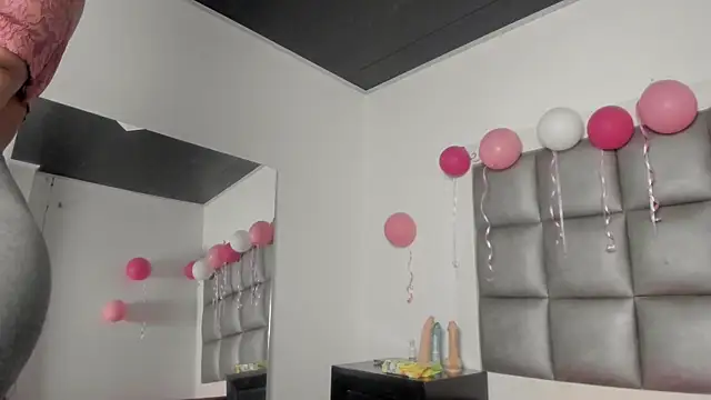 Snapshot of peyton__wat chatting on 11-29-25, 03:31 peyton wat online show from 11-29-25, 03:31