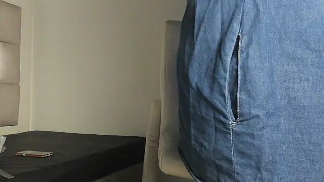 Snapshot of peyton__wat chatting on 12-01-25, 12:21 peyton wat online show from 12-01-25, 12:21