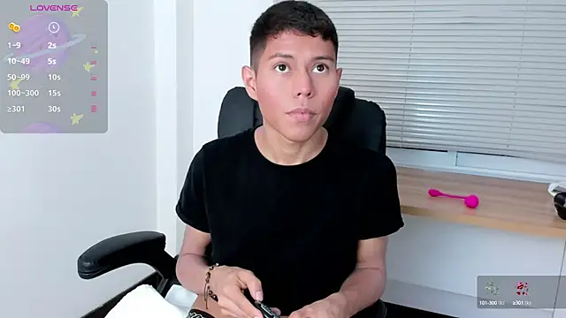 Snapshot of Little_liam chatting on 09-27-25, 07:08 Little liam online show from 09-27-25, 07:08