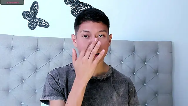 Snapshot of Little_liam chatting on 10-14-25, 08:20 Little liam online show from 10-14-25, 08:20