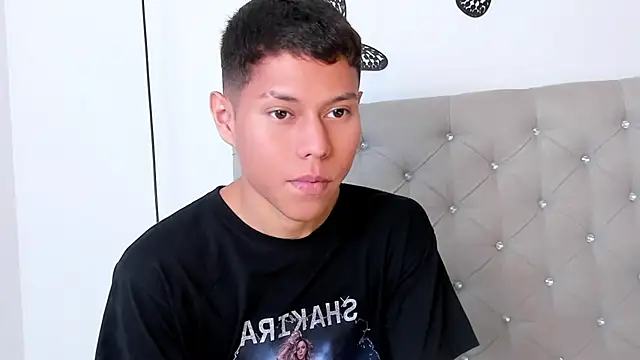 Snapshot of Little_liam chatting on 10-15-25, 07:25 Little liam online show from 10-15-25, 07:25