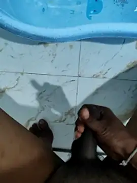 Snapshot of DICKLANKA chatting on 01-17-26, 05:49 DICKLANKA online show from 01-17-26, 05:49