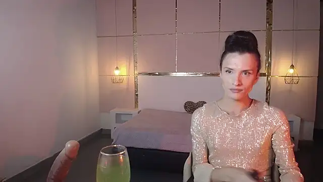 Snapshot of IsabelFernandez chatting on 10-15-25, 06:02 IsabelFernandez online show from 10-15-25, 06:02