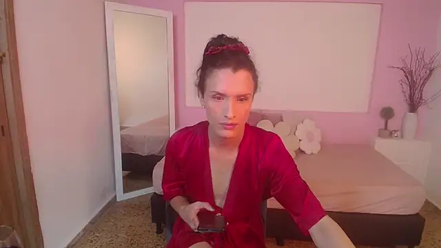 Snapshot of IsabelFernandez chatting on 10-29-25, 06:26 IsabelFernandez online show from 10-29-25, 06:26