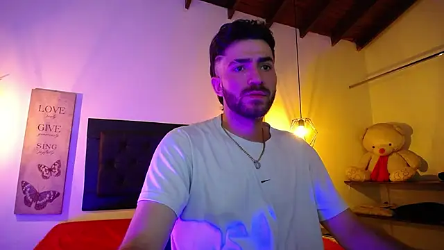 Snapshot of bastian12__ chatting on 09-22-25, 07:38 bastian12   online show from 09-22-25, 07:38