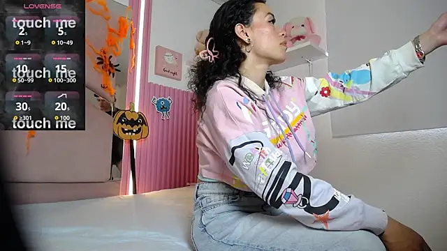 Snapshot of oblivionlove chatting on 10-21-25, 08:31 oblivionlove online show from 10-21-25, 08:31