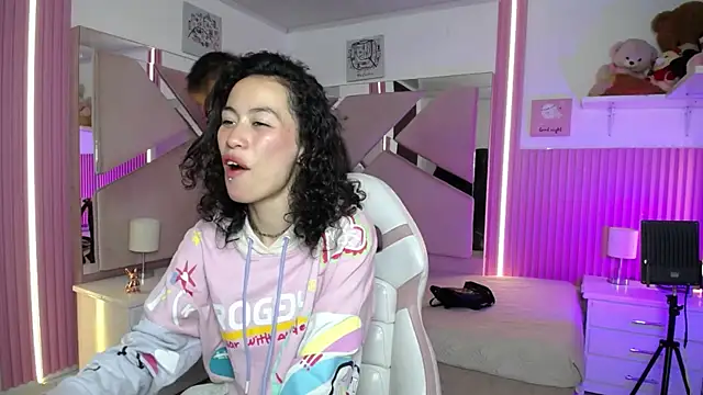 Snapshot of oblivionlove chatting on 11-11-25, 09:26 oblivionlove online show from 11-11-25, 09:26