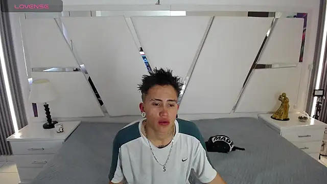 Snapshot of oblivionlove chatting on 02-02-26, 12:59 oblivionlove online show from 02-02-26, 12:59